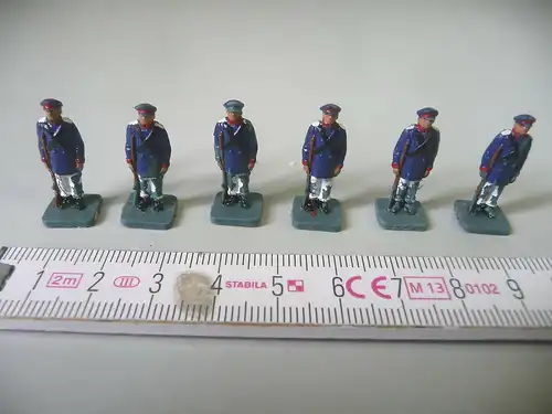 9 Figuren Soldaten Miniaturgröße für Modellbau Modellbahn Diorama
