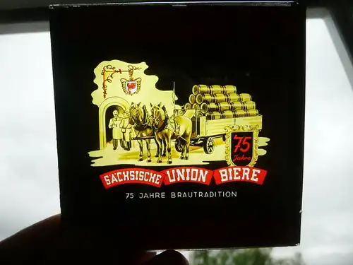 Altes Glas-Dia mit Reklame-Motiv Sächsische Union Biere ca. 8 x 8 cm