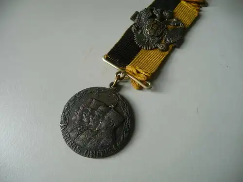 Medaille mit Band Erinnerung Weltkrieg / Viribus Unitis / Österreich-Ungarn