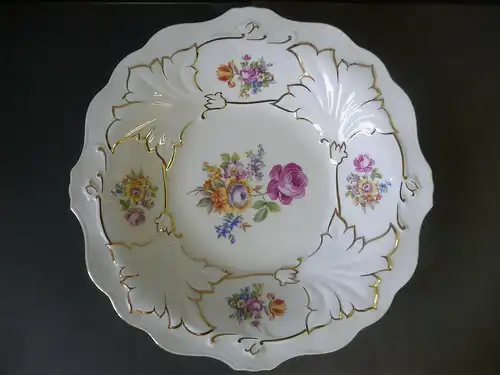 Großer Zierteller Blumenmalerei / Weimar Porzellan Modell Jutta