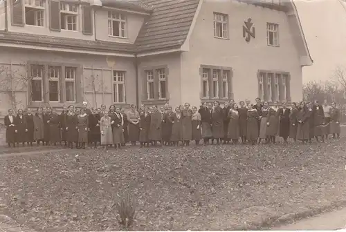 2 x Orig. Foto Gebäude Heim Ferienheim mit Frauengruppe ca. 1940 Bautzen?