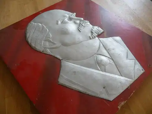 Porträt Lenin Reliefbild Aluminium auf Holz 43 x 45