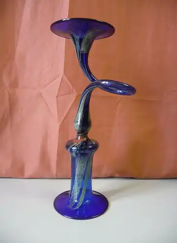 Extravagante Vase geschwungen blau Handarbeit