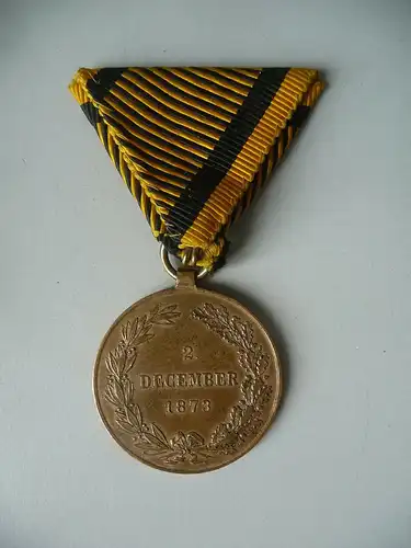 Kriegsmedaille Bronze Kaiser Franz Joseph Österreich 2. Dezember 1873 am Band