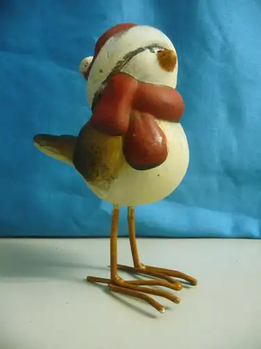 Kleine Figur Vogel mit roter Mütze / Winterdeko