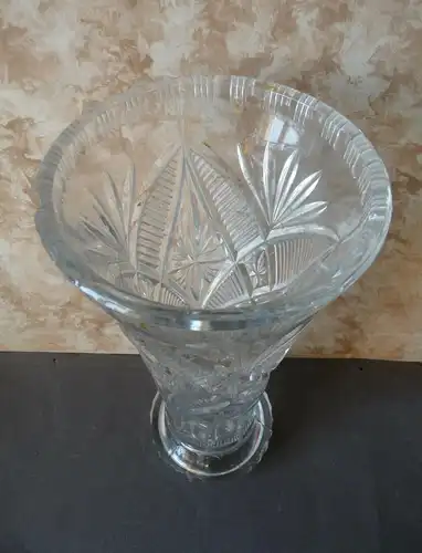 Stattliche Blumenvase Glasvase gemustert 25 cm