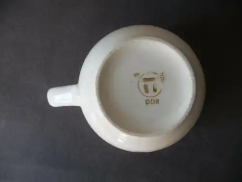 Kindertasse Motiv Gärtner Blumenmädel / Keramik DDR