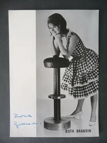 Autogrammkarte Ruth Brandin / Schlagersängerin Foto handsigniert 1965