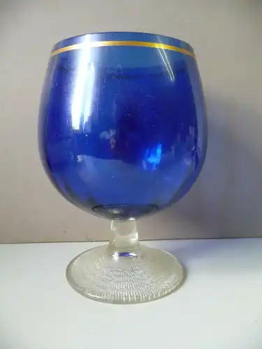 Stattliches blaues Glas Pokalglas