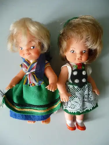 2 kleine Trachtenpuppen Püppchen Dolls