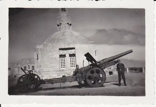 Orig. Foto Soldaten Ehrenmal Douaumont Geschütz 1940