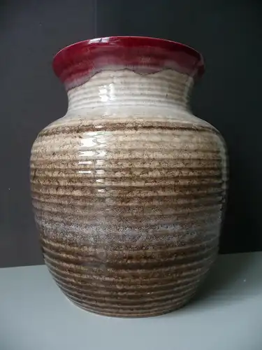 Schöne Vase in Braun-Rot-Tönen / Strehla Keramik