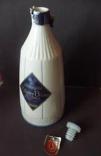 Flasche Blauer Bison Wodka / Lautergold Lauter DDR Porzellan