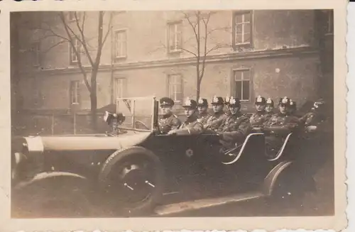 Orig. Foto Polizei-Mannschaft im Wagen Einsatz 1933