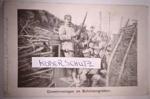 Alte PK "Gewehrreinigen im Schützengraben", gel. 1915