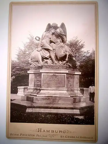 Alte Fotokarte (auf Hartpappe) "Hamburg Kriegerdenkmal Esplanade" (um 1900)