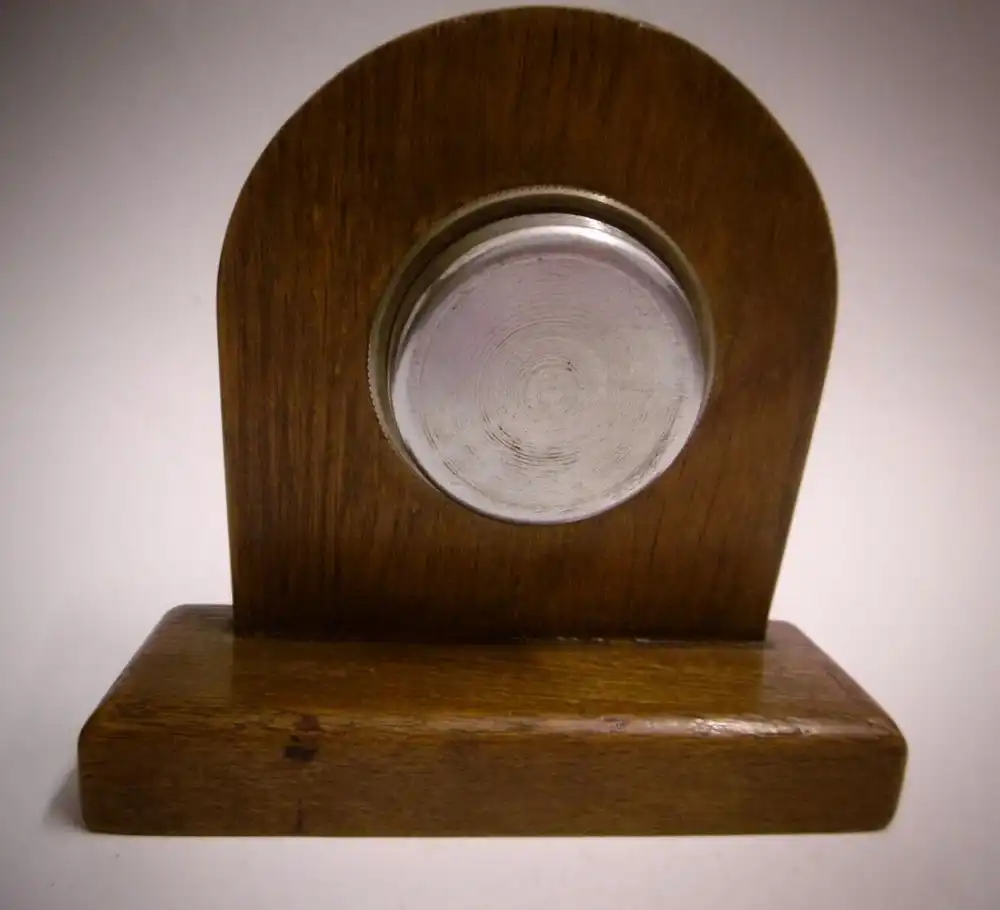 Alte Uhr für Wehrmachtfahrzeug / Borduhr in Holzfassung zum Hinstellen 2