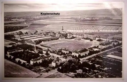 Alte Postkarte "Kaserne 11 (sächs.) Infanterie-Regiment Leipzig", gelaufen 1935