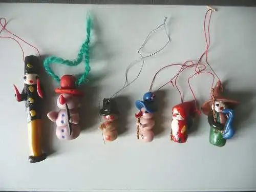 6 kleine Figuren Männeln als Christbaumschmuck Baumbehang Schneemann Bergmann