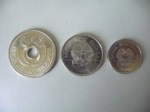 3 x Münze Papua Neuguinea 1 Kina 20 / 10 Toea 2004-06