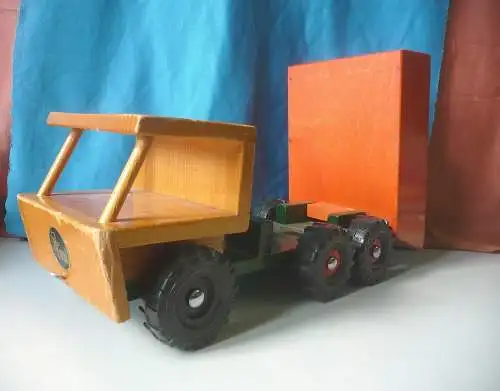 Altes Holzspielzeug Laster LKW Lastwagen Siso Holzauto ca. 1960