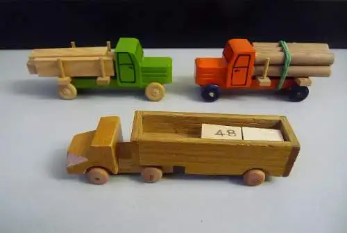 3 Spielzeug-Lastwagen Holzspielzeug Erzgebirge