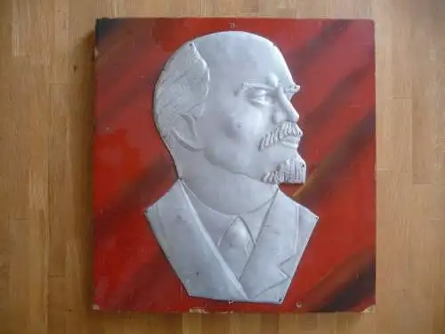 Porträt Lenin Reliefbild Aluminium auf Holz 43 x 45