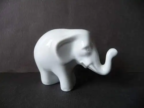 Kleine Figur Elefant / Eschenbach Weißporzellan