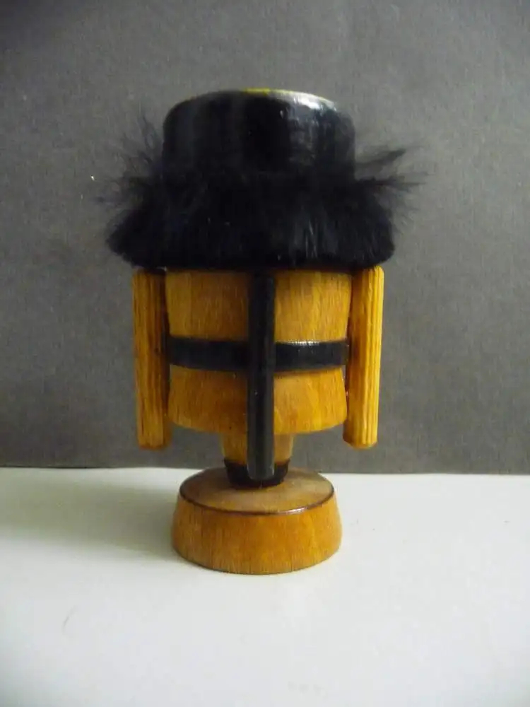 Kleine Holzfigur / Miniatur Nussknacker Weihnachtsdeko / Volkskunst Erzgebirge 1