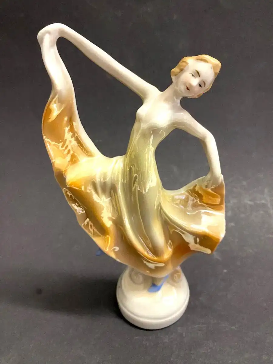 Bezaubernde Porzellan Figur Foreign 