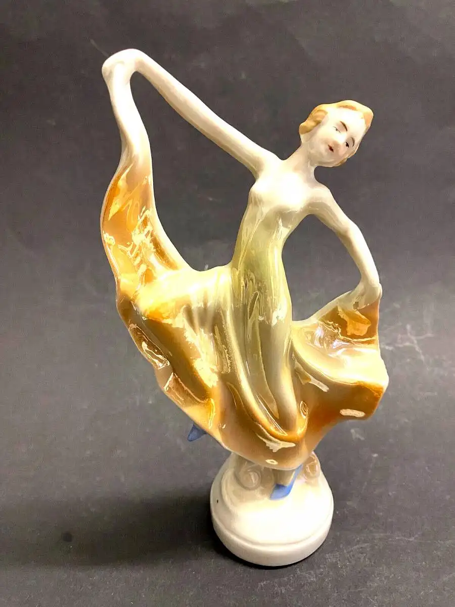 Bezaubernde Porzellan Figur Foreign 