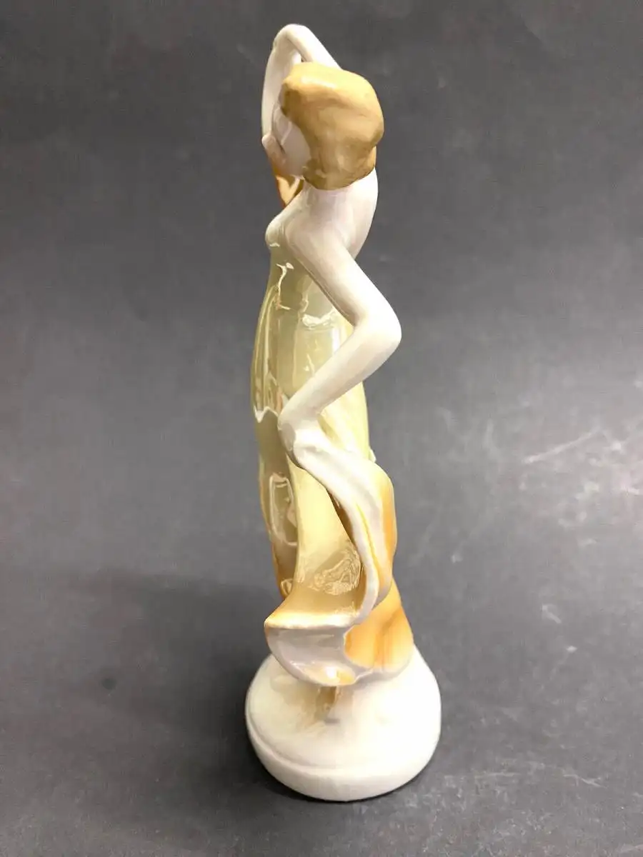 Bezaubernde Porzellan Figur Foreign 