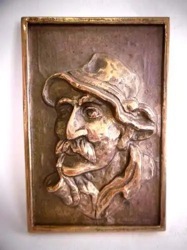 Vintage Relief Bild aus schwerem Messing "Mann mit Pfeife" , ca. 16 x 10 cm