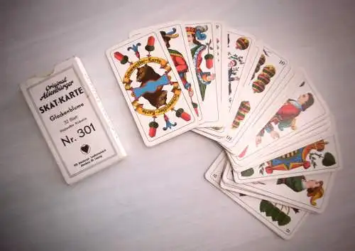 Altes Kartenspiel "Original Altenburger Skat Karte Glockenblume Nr. 301"