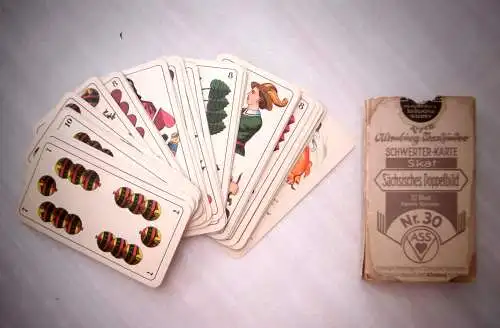 Altes Kartenspiel "Sächs. Doppelbild Nr. 30", Altenburger Schwerter Karte Skat