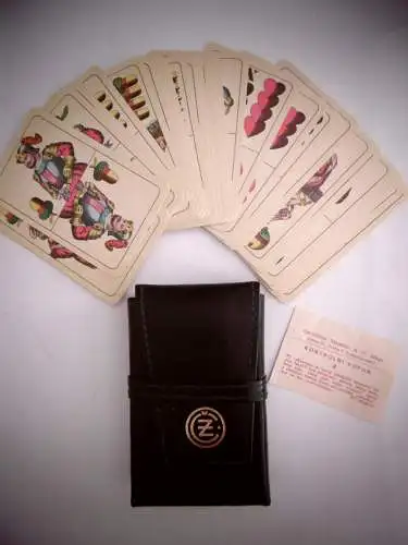 Altes Kartenspiel aus der ehemaligen CSSR in original Leder-Etui "Z" ( 32 Stück)