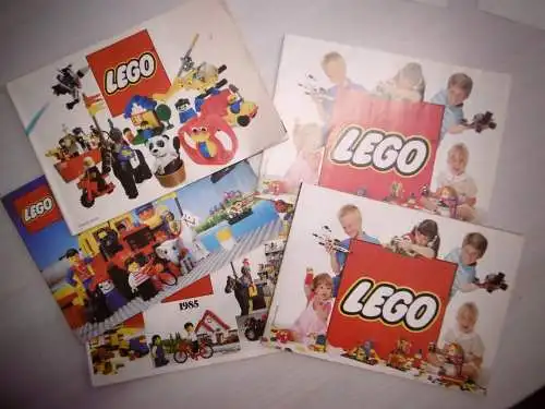 Fünf LEGO Kataloge 1980er Jahre