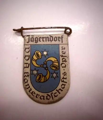 WHW VDA Winterhilfswerk Abzeichen mit Stadtemblem von Jägerndorf