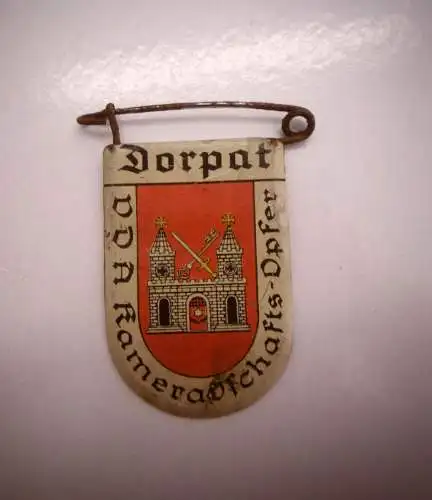 WHW VDA Winterhilfswerk Abzeichen mit Stadtemblem von Dorpat