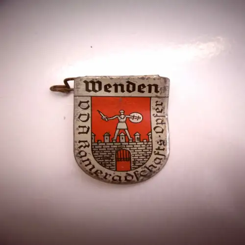 WHW VDA Winterhilfswerk Abzeichen mit Stadtemblem von Wenden