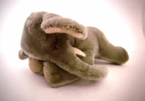 Vintage Plüschtier von STEIFF: "Schlafender Elefant", mit Knopf