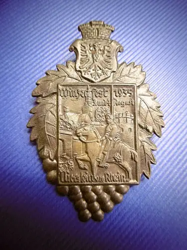 Altes Abzeichen/ Anstecknadel "Winzerfest 1935 Nierstein am Rhein"