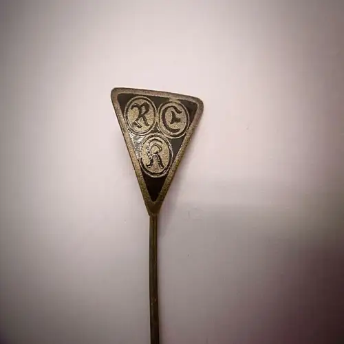 Alte Anstecknadel "Reichsvereinigung ehem. Kriegsgefangener" (REK), L. ca. 6 cm