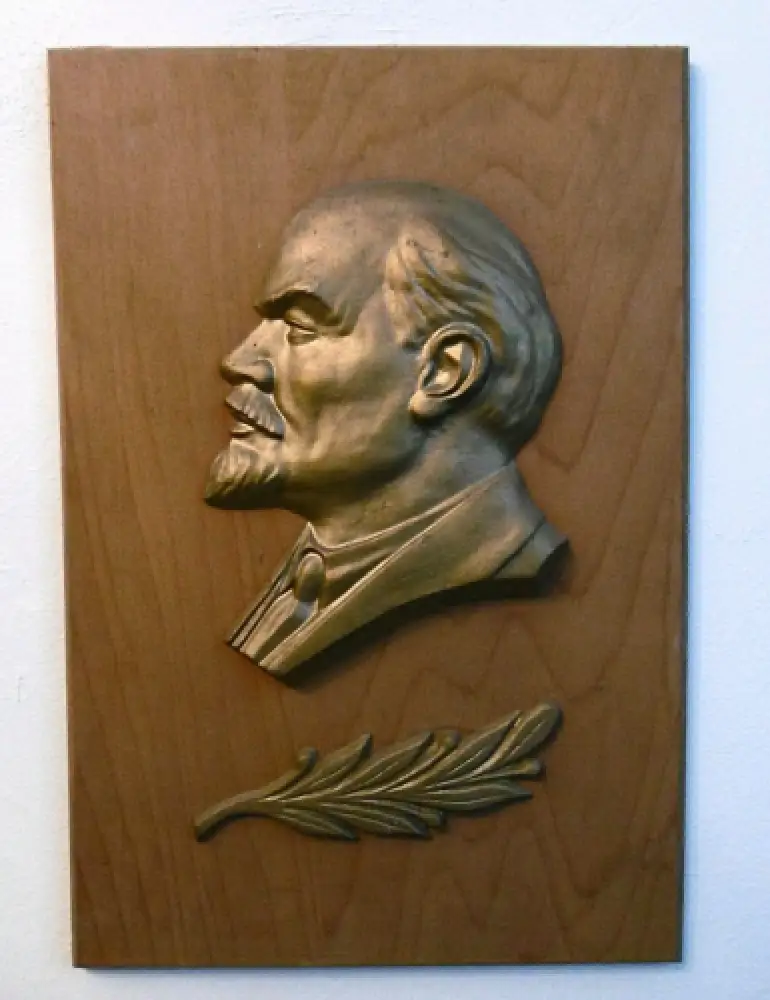 Leninrelief , Guss auf Holz  0