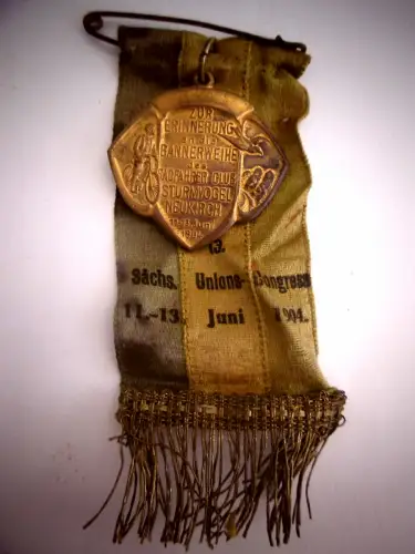 Altes Abzeichen der "Bannerweihe Radfahrer Club Sturmvogel Neukirch"