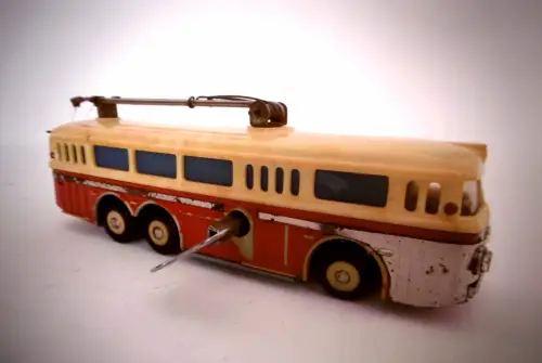 Bus Spielzeugbus mit Aufzug, Fa. Ites