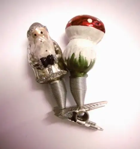 Wunderschöner nostalgischer Christbaumschmuck "Weihnachtsmann mit Pilz" , 6 cm