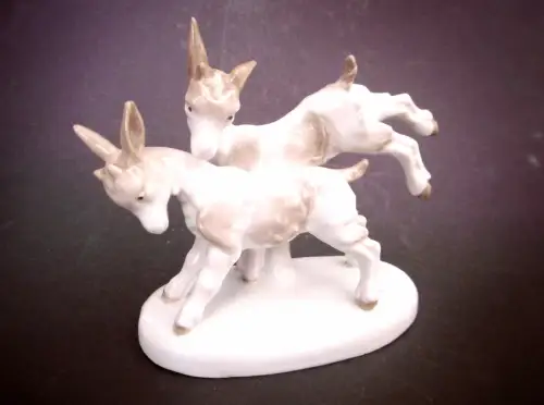 Bezaubernde Porzellanfigur "Zicklein (Ziegen)beim Spielen", vmtl. Carl Scheidig