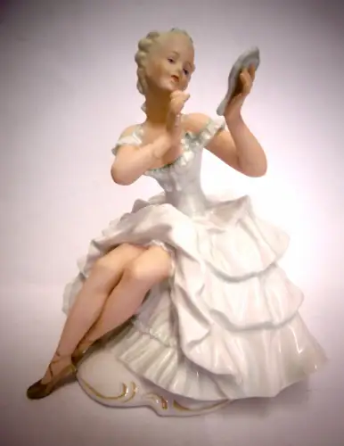 Bezaubernde sitzende Porzellan Ballerina Schaubach Kunst