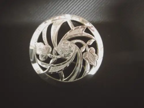 Wunderschöne antike Brosche im floralen Design, Jugendstil, 800er Silber, Ø 4 cm